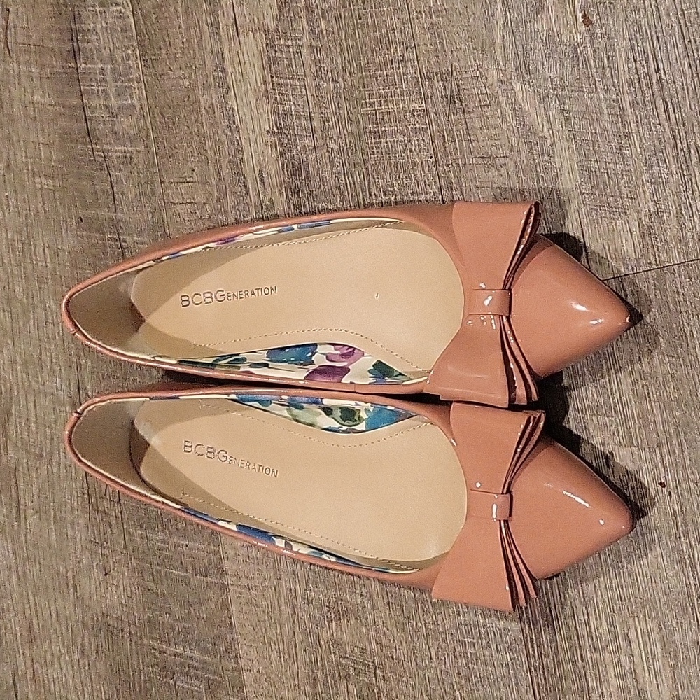 BCBG pink flat shoes 6.5